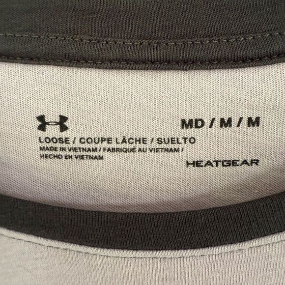 Under Armour Pink and Black Short Sleeve Tee. Size M. Great Condition. - Picture 5 of 5